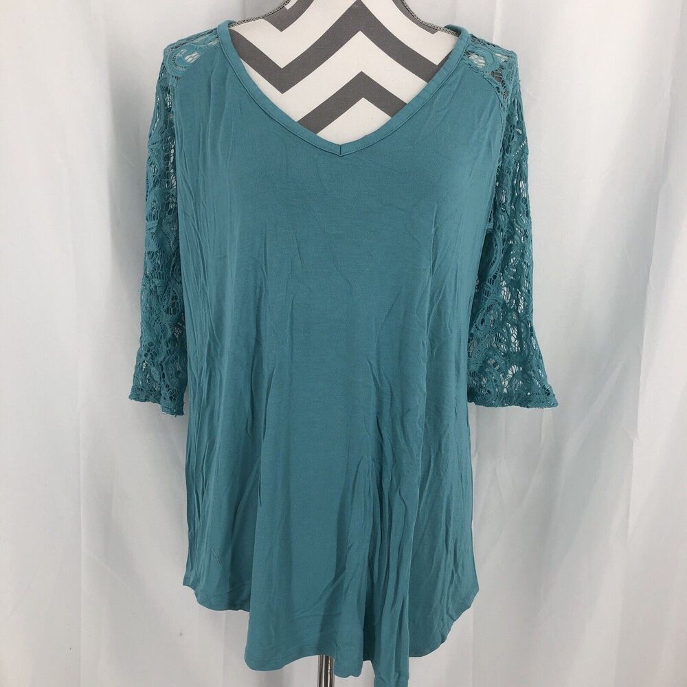 ZENANA Women's (Size 1X) 3/4 Lace Sleeve V-Neck Shirt Stretch